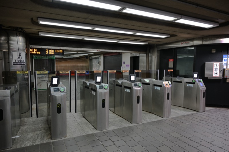 Contactless transit fare gates